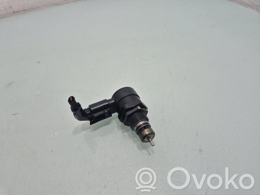BMW 5 E60 E61 Degvielas spiediena regulators 