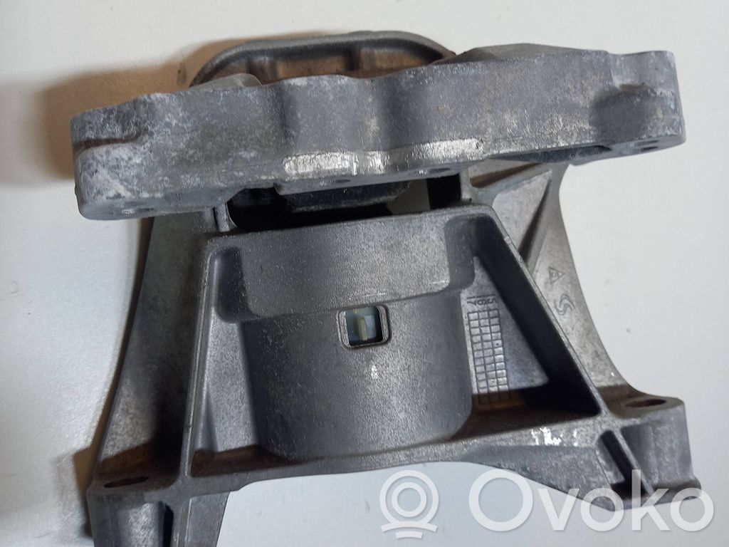 Peugeot 308 Engine mount bracket 