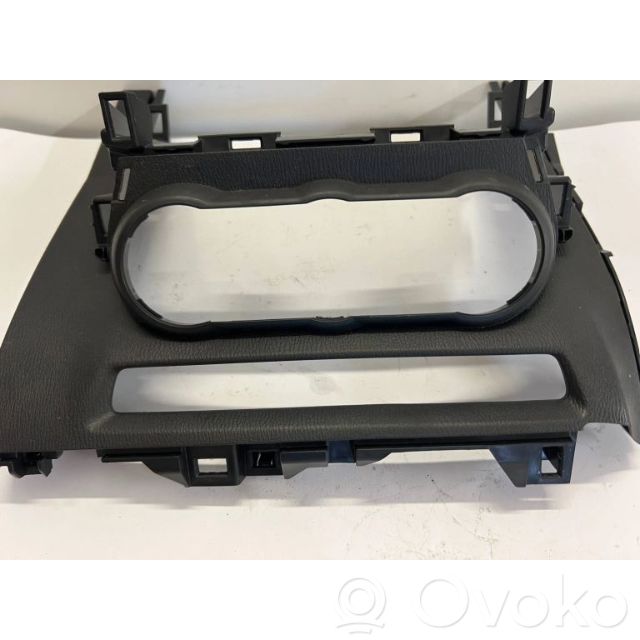 Mazda 2 Moldura del panel 