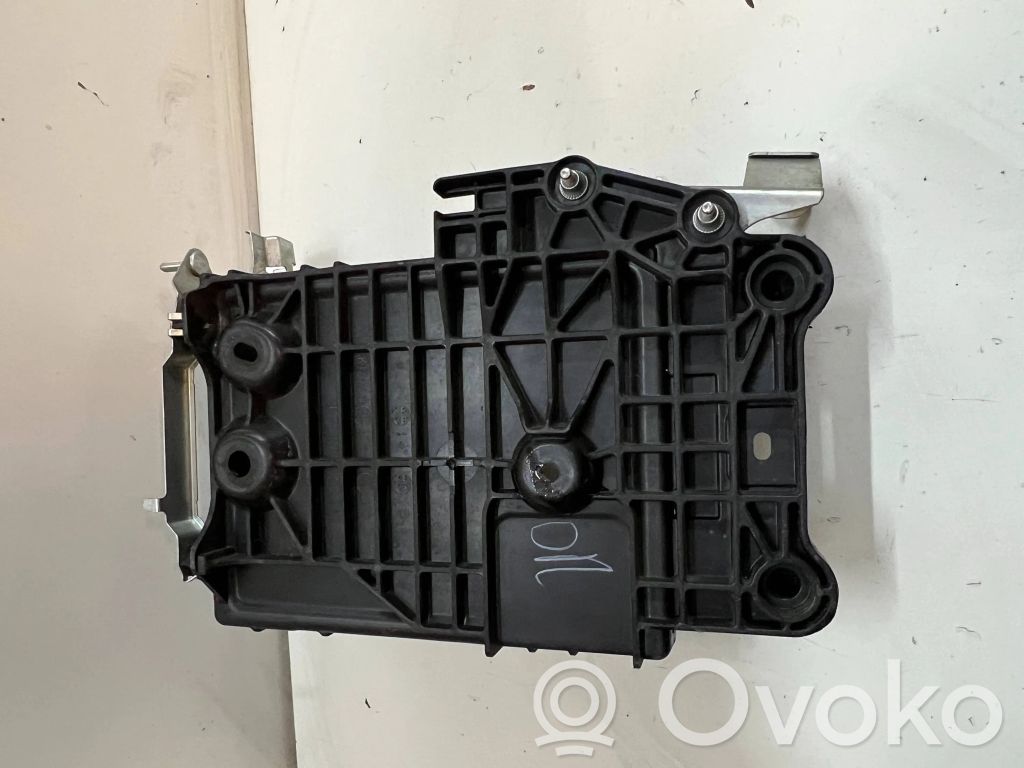 Mazda 2 Akumuliatoriaus dėžė 