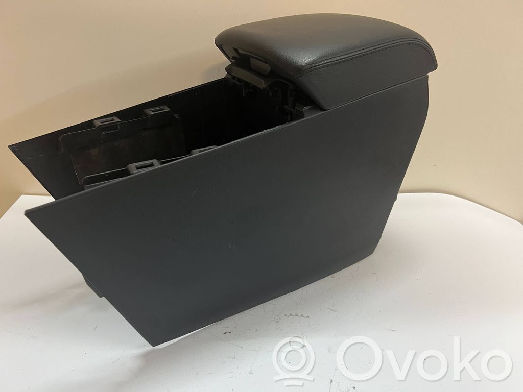 Mazda 3 III Armrest 