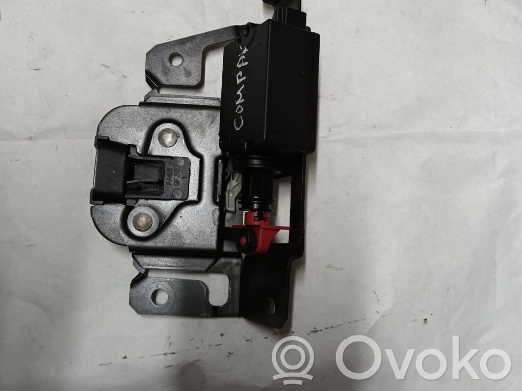 Front door lock   7057364