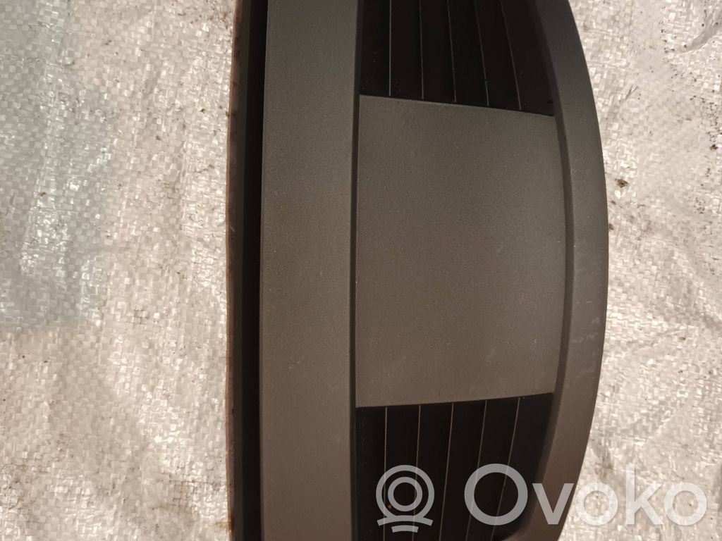 Panelės apdailos skydas (centrinis)   7130744