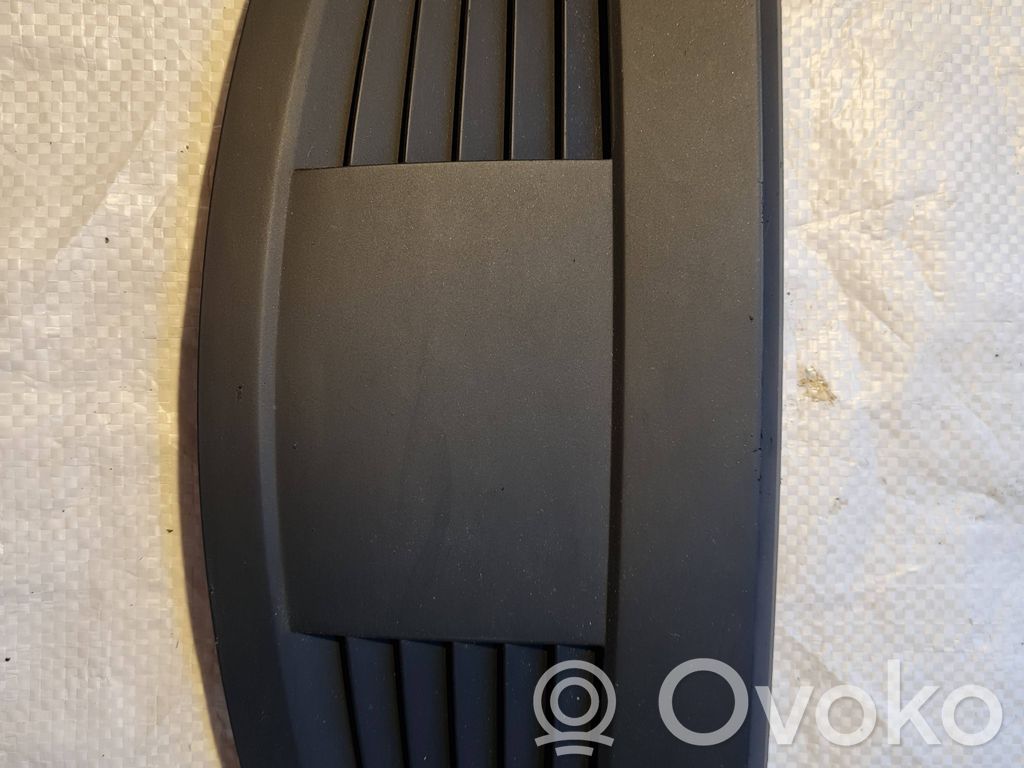 Lango oro grotelės   7130744