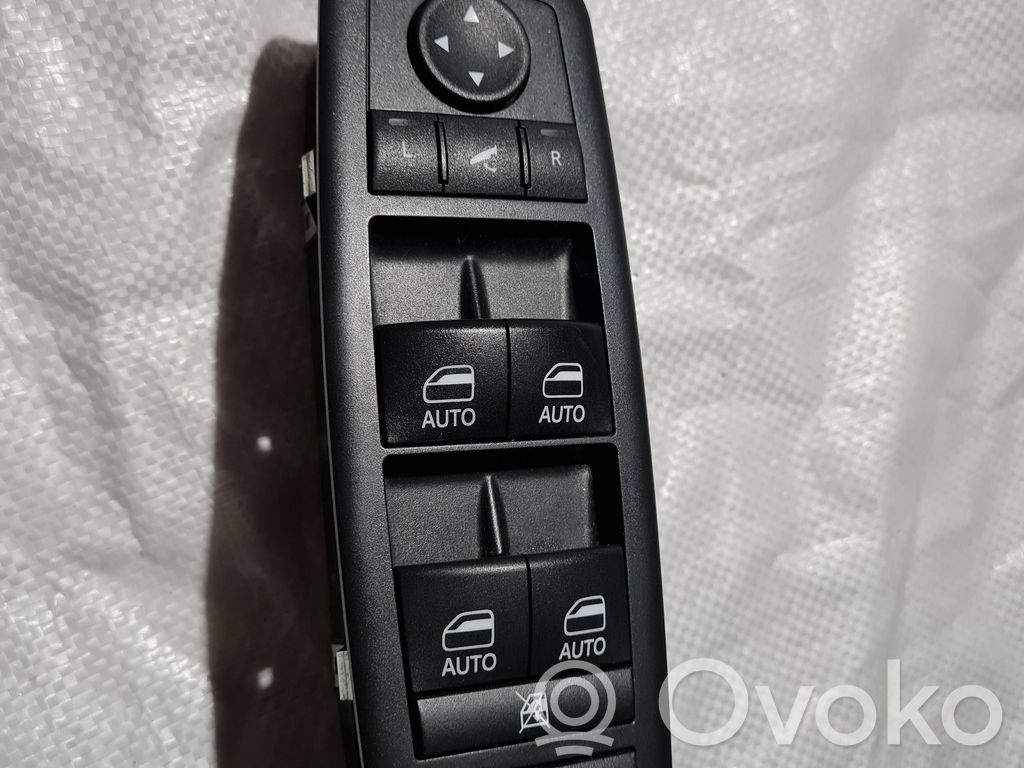 Chrysler Pacifica Electric window control switch 