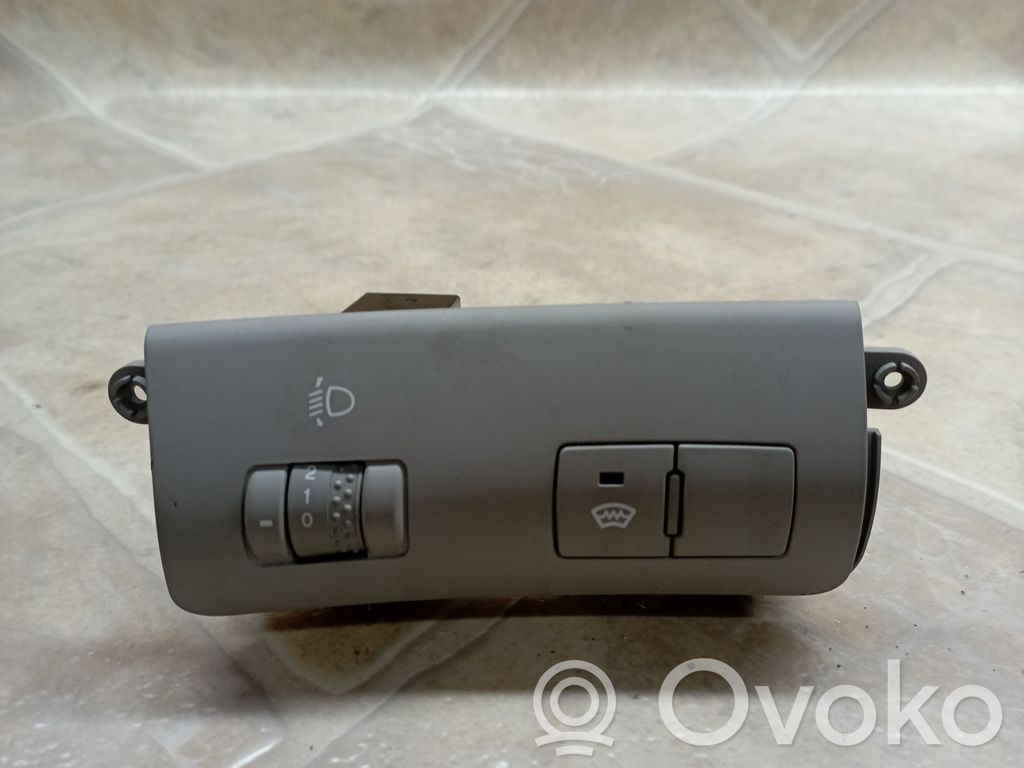 KIA Ceed Headlight level height control switch 