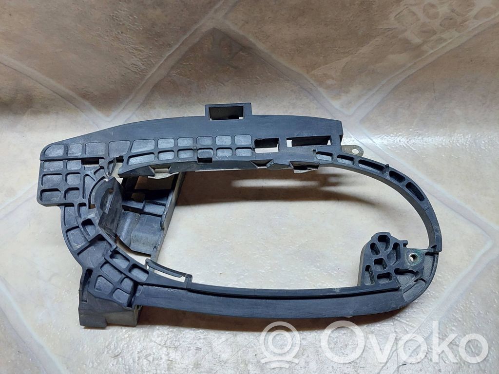 BMW 7 E65 E66 Halterung Türgriff hinten 