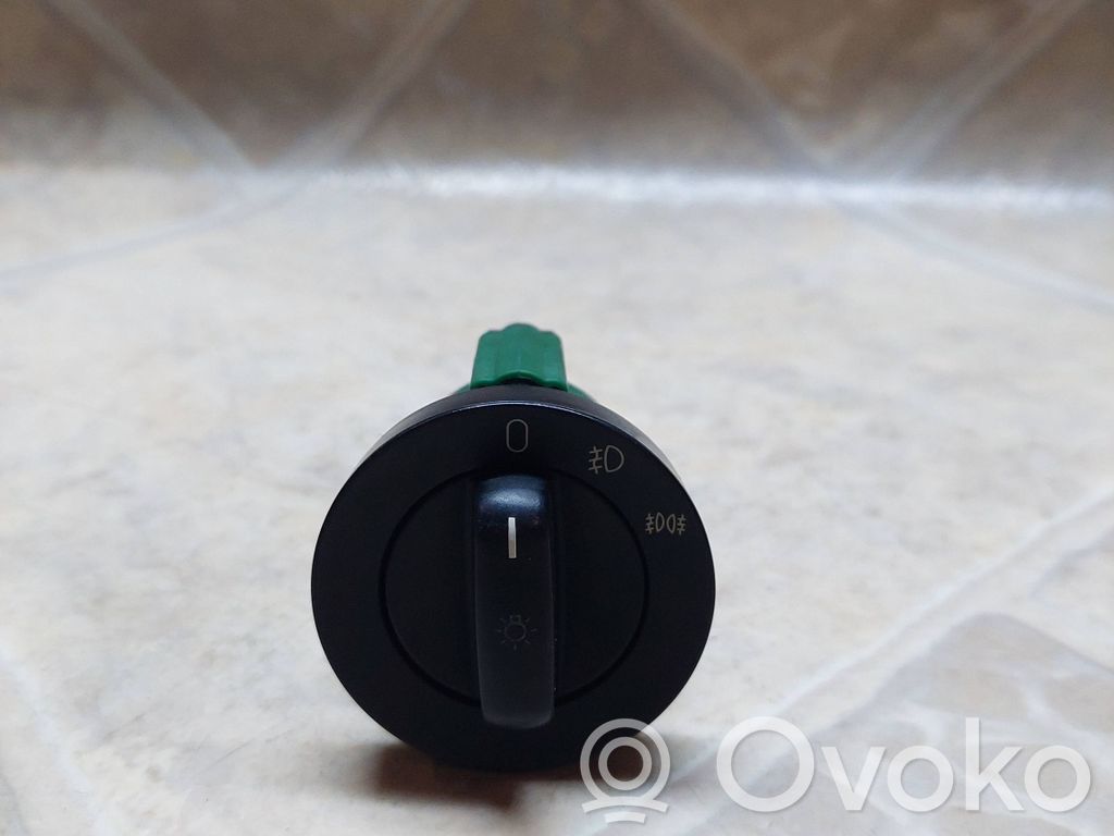 Light switch   6901342,530893,549445500