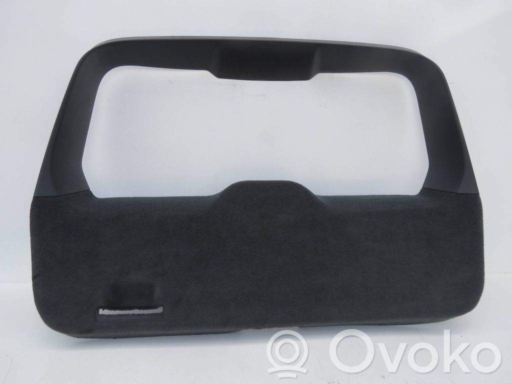 Volvo V70 Tailgate trim 