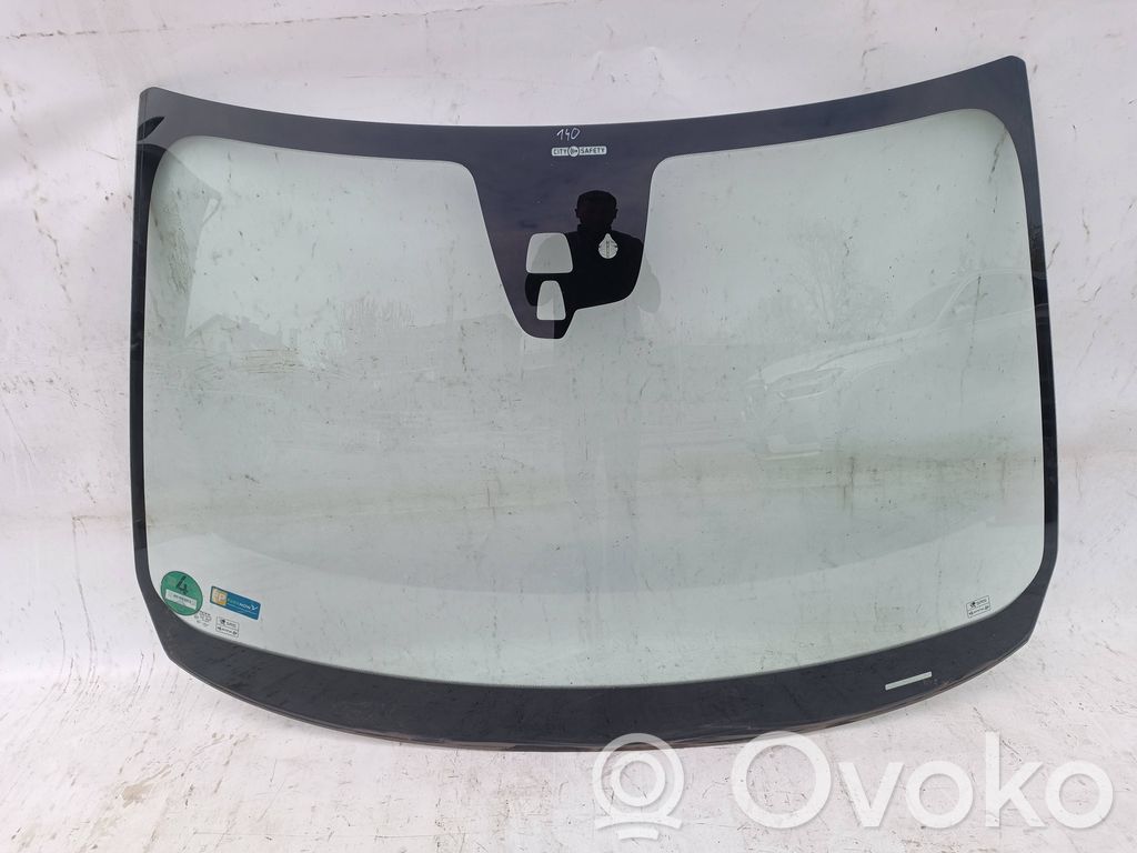 Volvo XC60 Front windscreen/windshield window 
