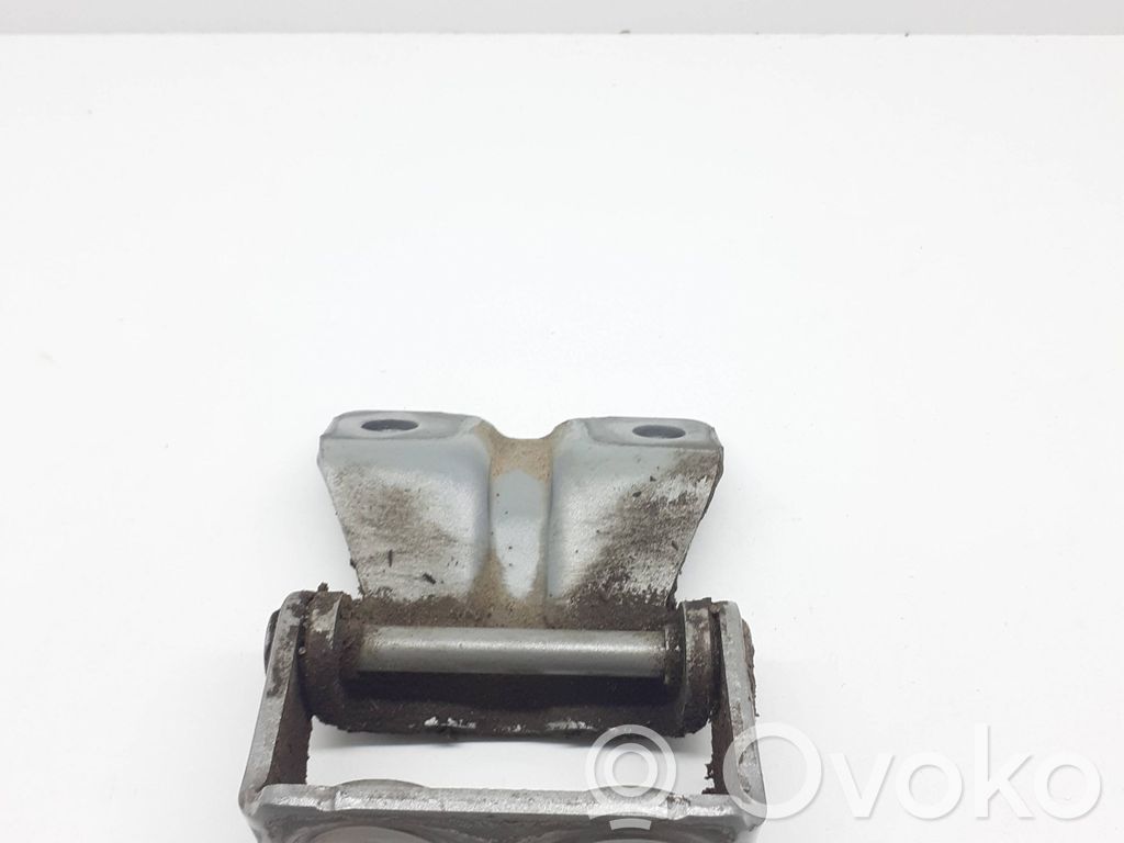 Tailgate/trunk/boot hinge