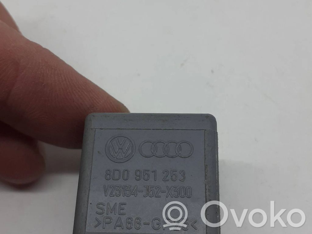 Muu rele   8D0951253,370