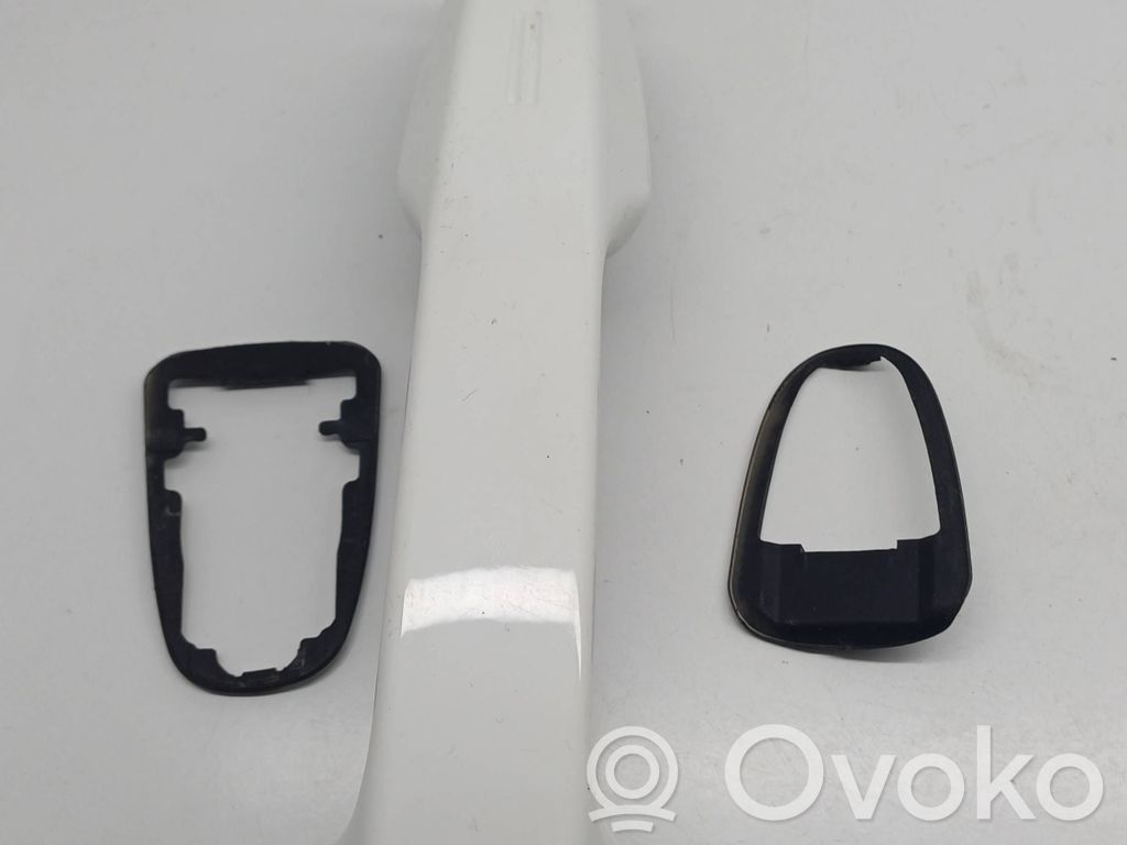 Toyota Yaris Manecilla externa puerta delantera 