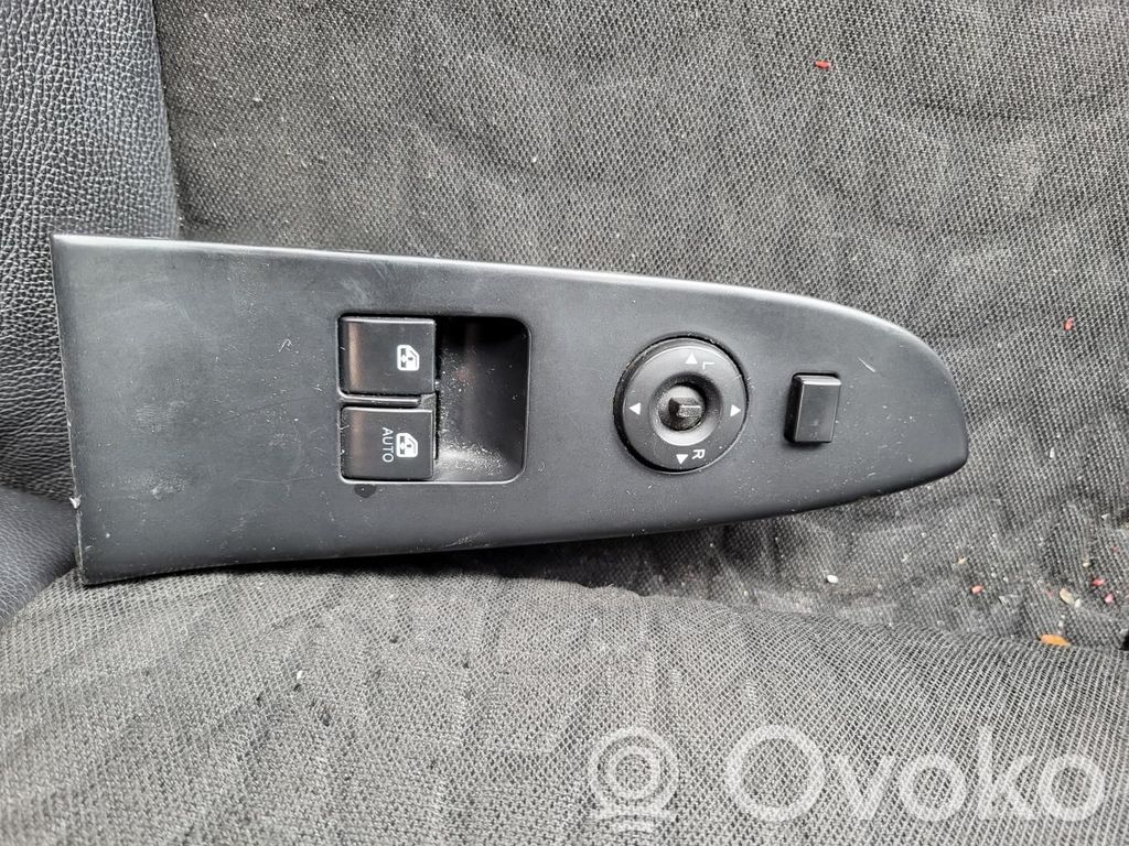 KIA Pro Cee'd I Electric window control switch 