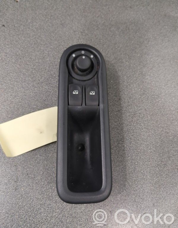 Electric window control switch   8200214939