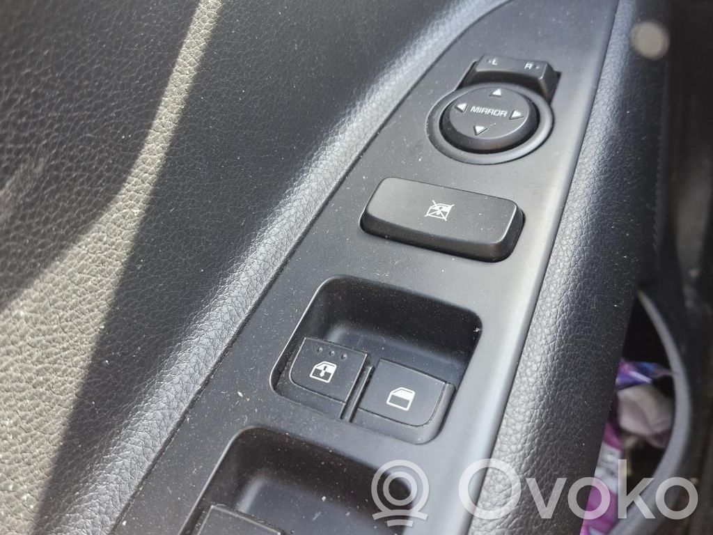 KIA Rio Interruptor del elevalunas eléctrico 