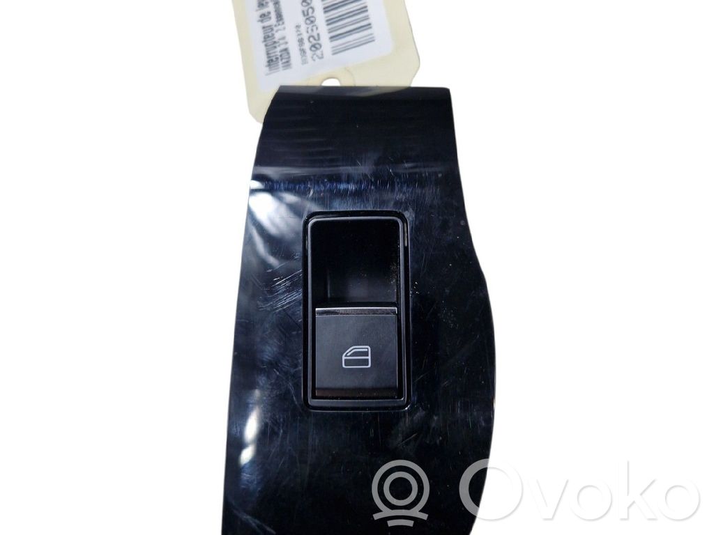 Electric window control switch   BDGF66370
