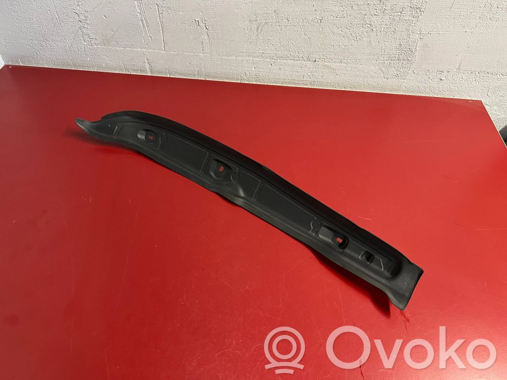 BMW X1 U11 Fender end trim 