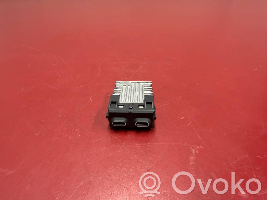 BMW X3 G45 USB socket connector 