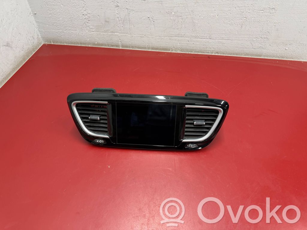 Chrysler Pacifica Screen/display/small screen 