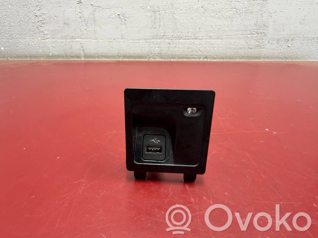 BMW X3 G01 USB socket connector 