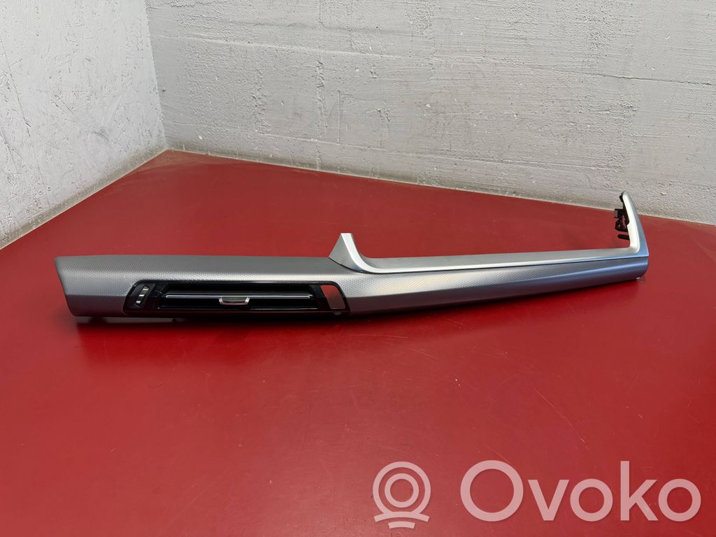 BMW X1 U11 Dekoratyvinė apdailos juostelė 