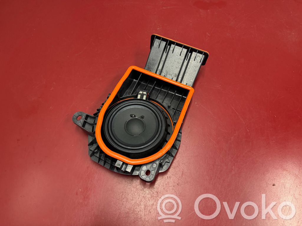 BMW X1 U11 Altavoz subwoofer 