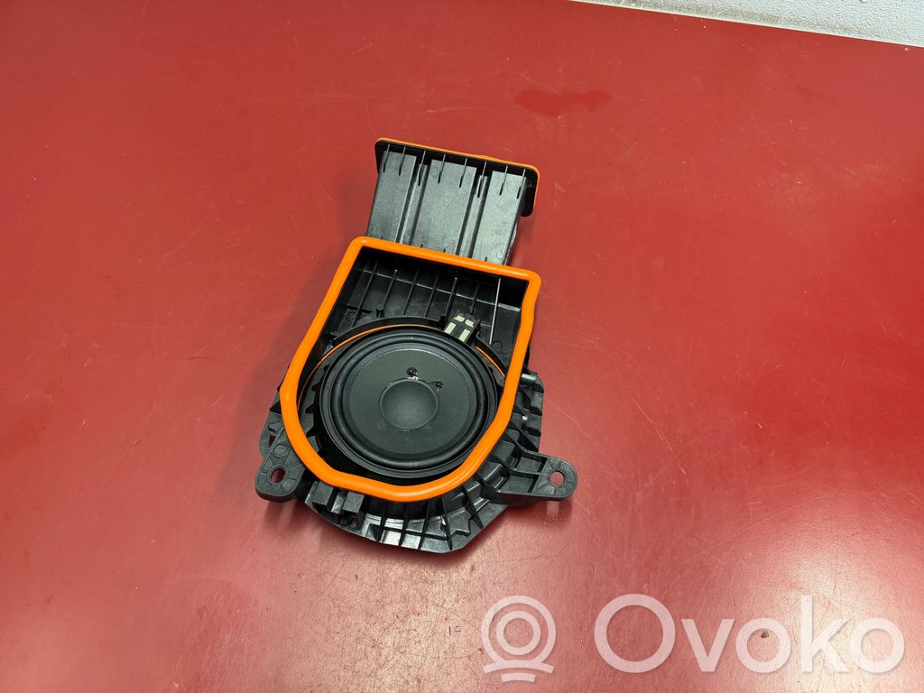 BMW X1 U11 Altavoz subwoofer 