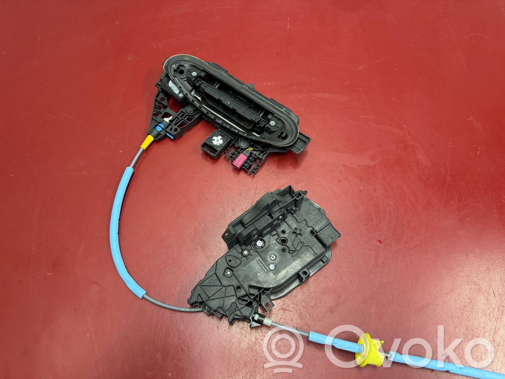 BMW X1 U11 Etuoven lukko 