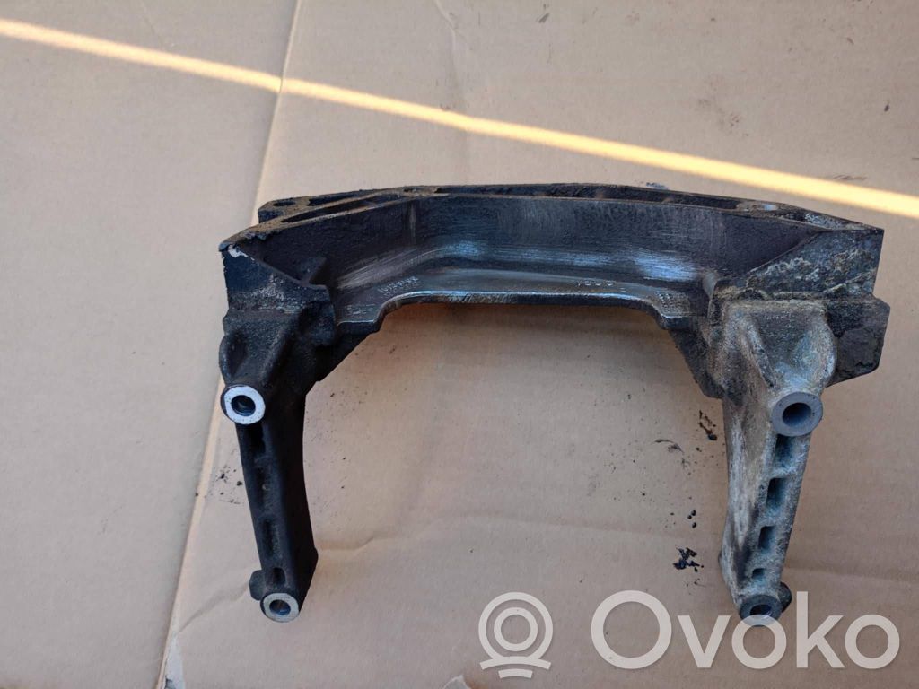Opel Corsa D Engine mounting bracket 