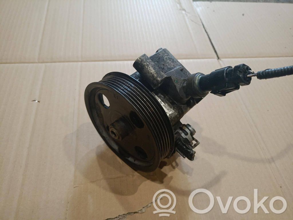 Ford Focus C-MAX Ohjaustehostimen pumppu 