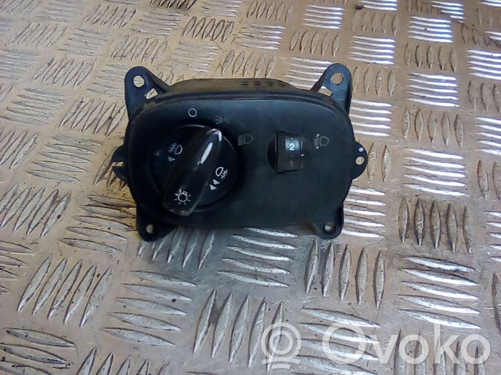 Ford Tourneo Šviesų jungtukas 