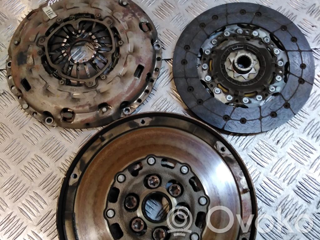 Opel Astra H Sankabos komplektas 