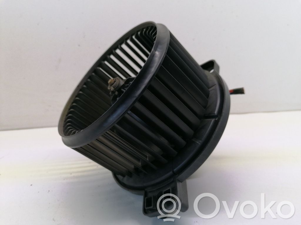 KIA Rio Pečiuko ventiliatorius/ putikas 
