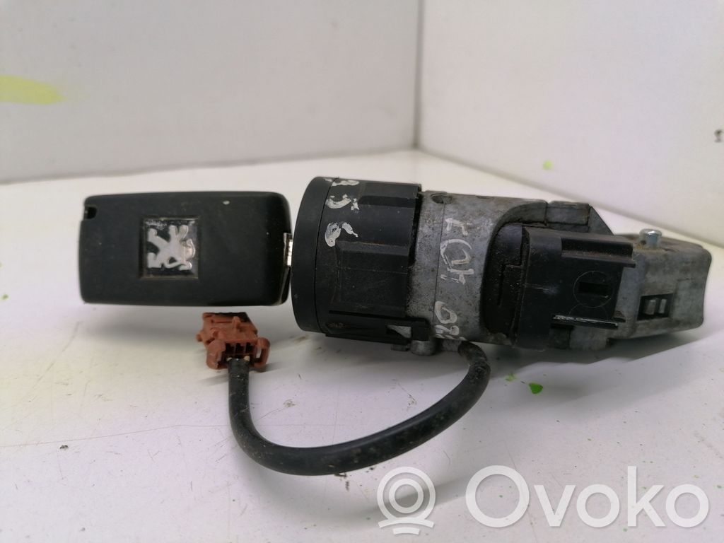 Peugeot 407 Užvedimo spynelė 