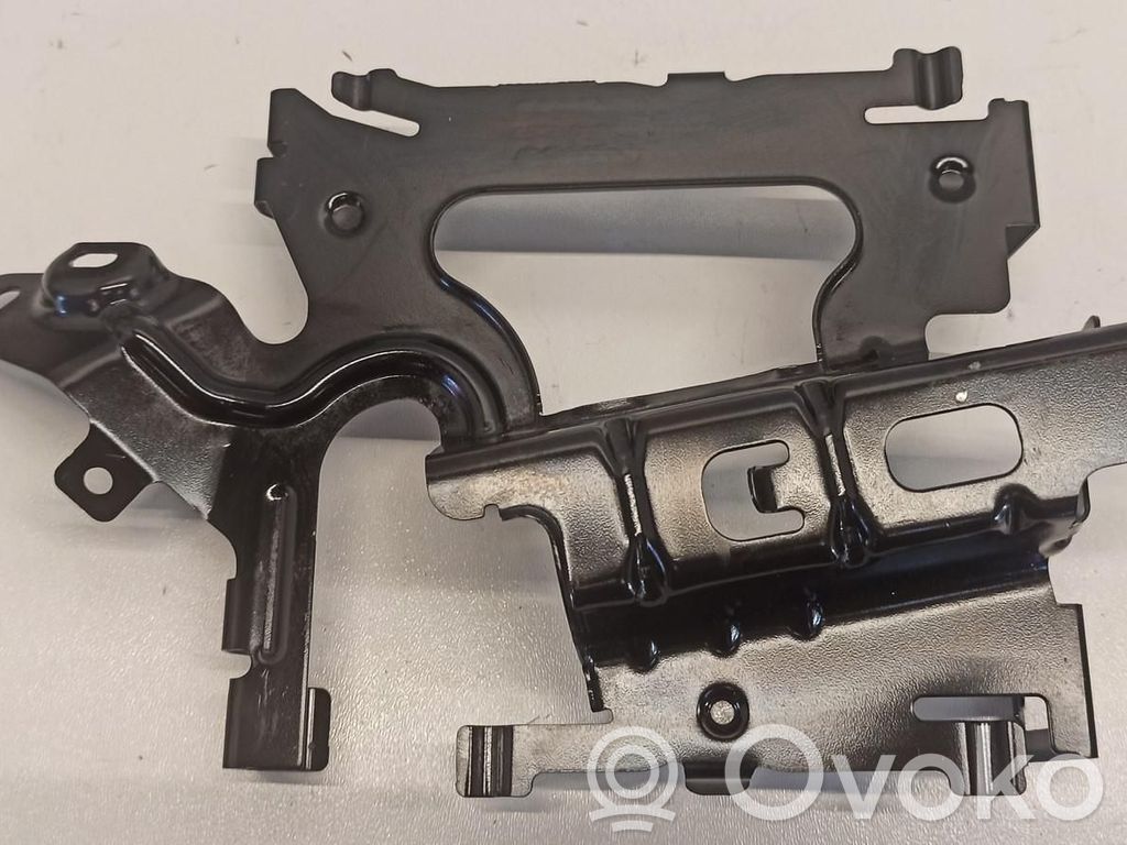 Volvo XC40 Soporte de montaje del radiador 