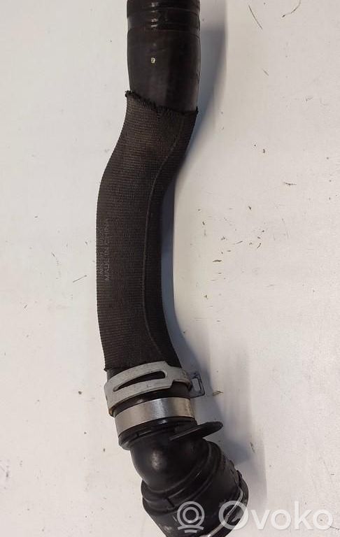 Volvo XC40 Engine coolant pipe/hose 