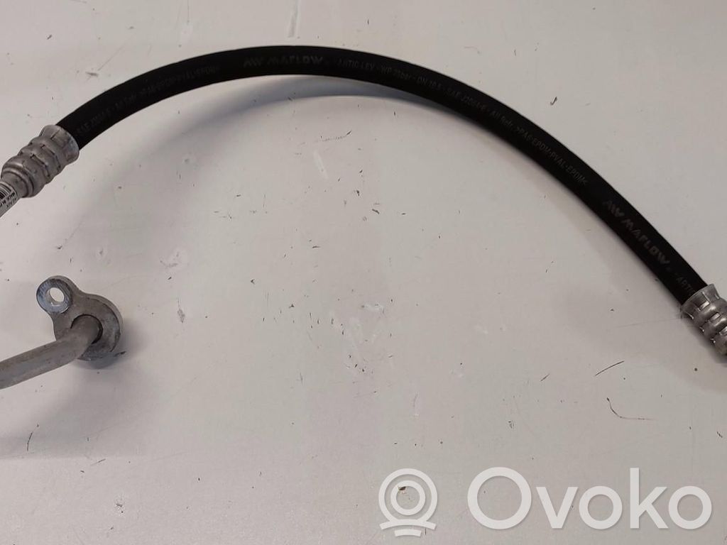 Volvo XC40 Ilmastointilaitteen putki (A/C) 