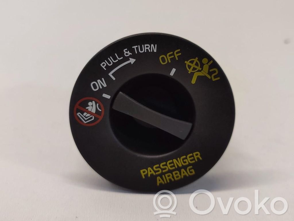31674767 Volvo XC40 Passenger airbag on/off switch, €7.85 | RRR
