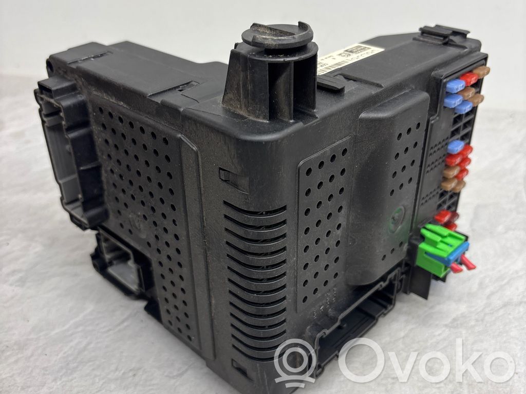 Volvo XC90 Sulakemoduuli 
