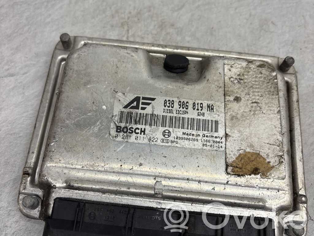 Volkswagen PASSAT B5.5 Engine control unit/module 