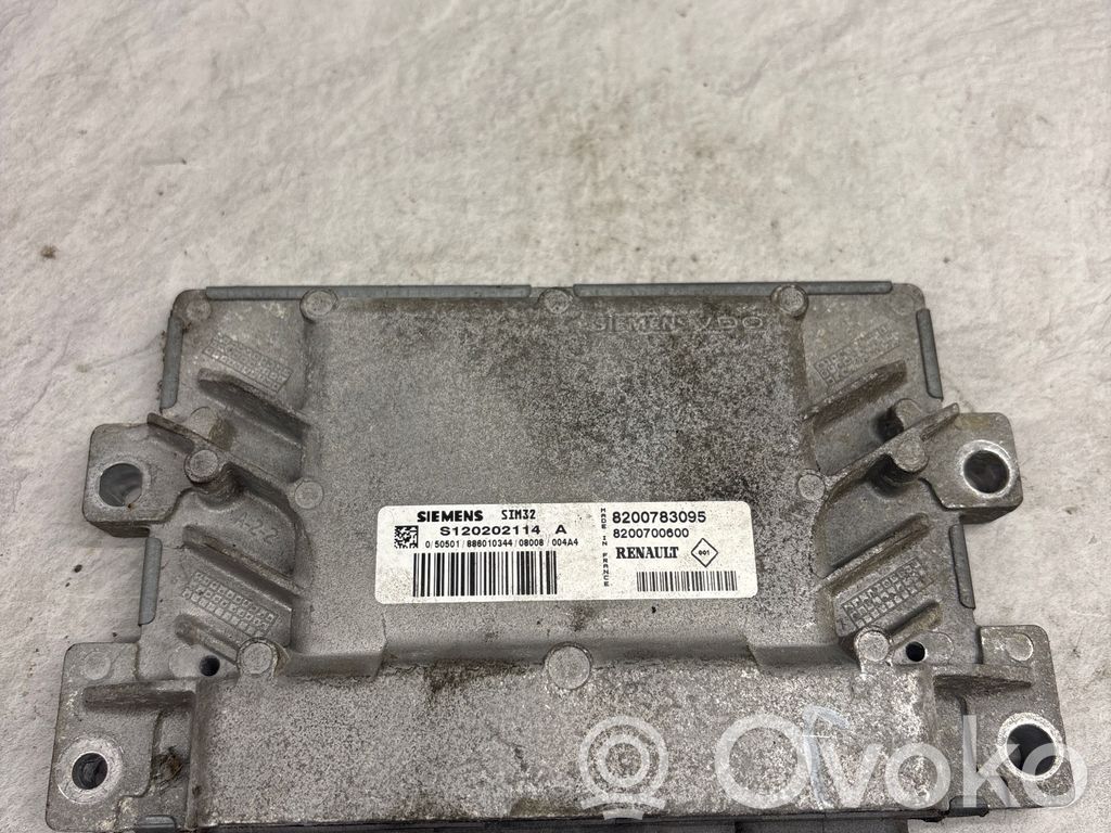 Renault Clio III Engine control unit/module 
