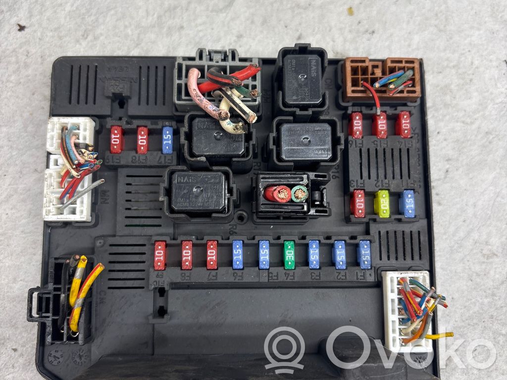 Nissan Qashqai Skrzynka bezpieczników / Komplet 
