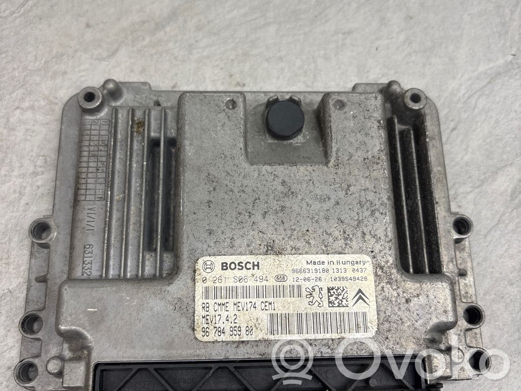 Peugeot 208 I Engine control unit/module 