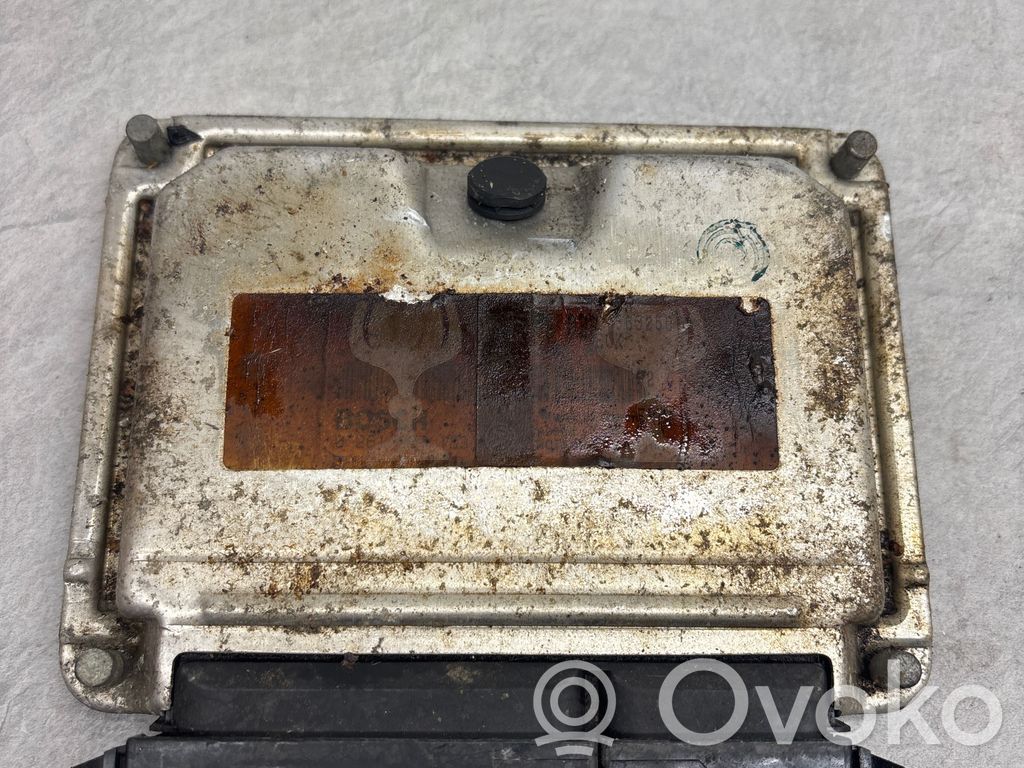 Engine control unit/module   030906032CD,0261207183