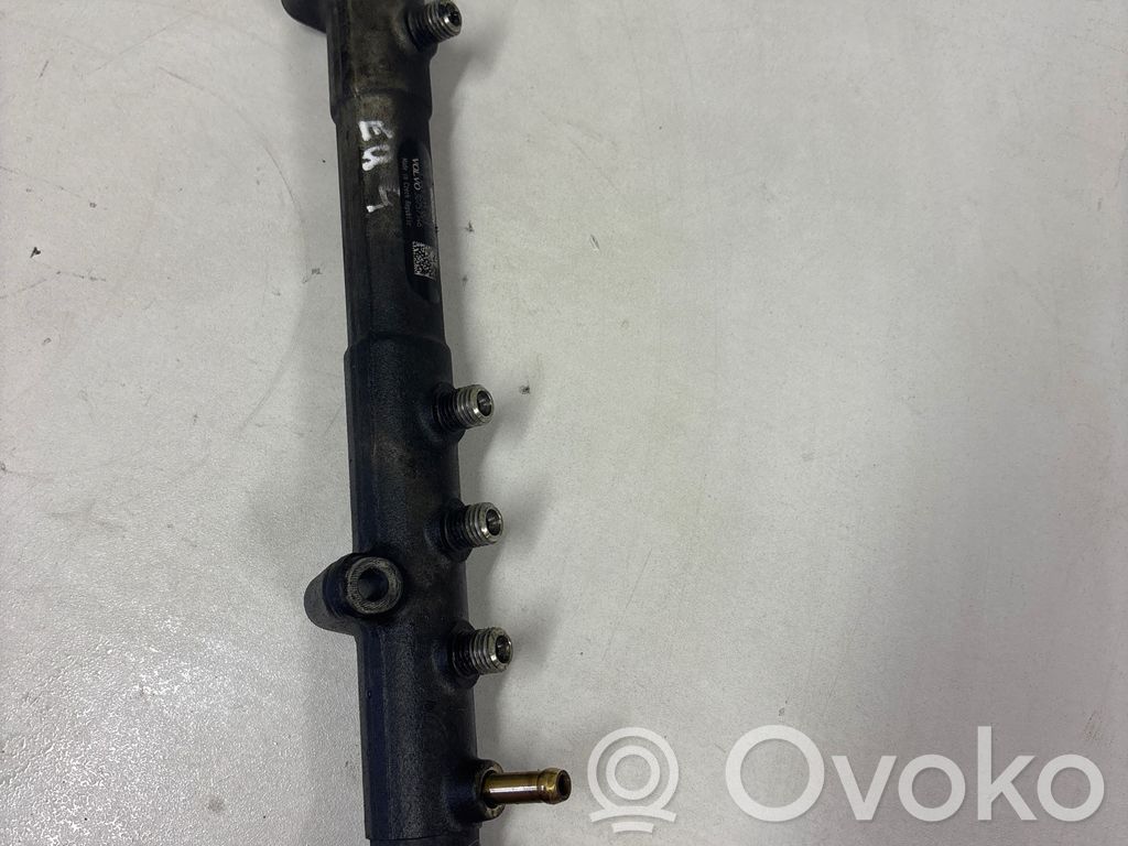 Volvo S60 Fuel main line pipe 