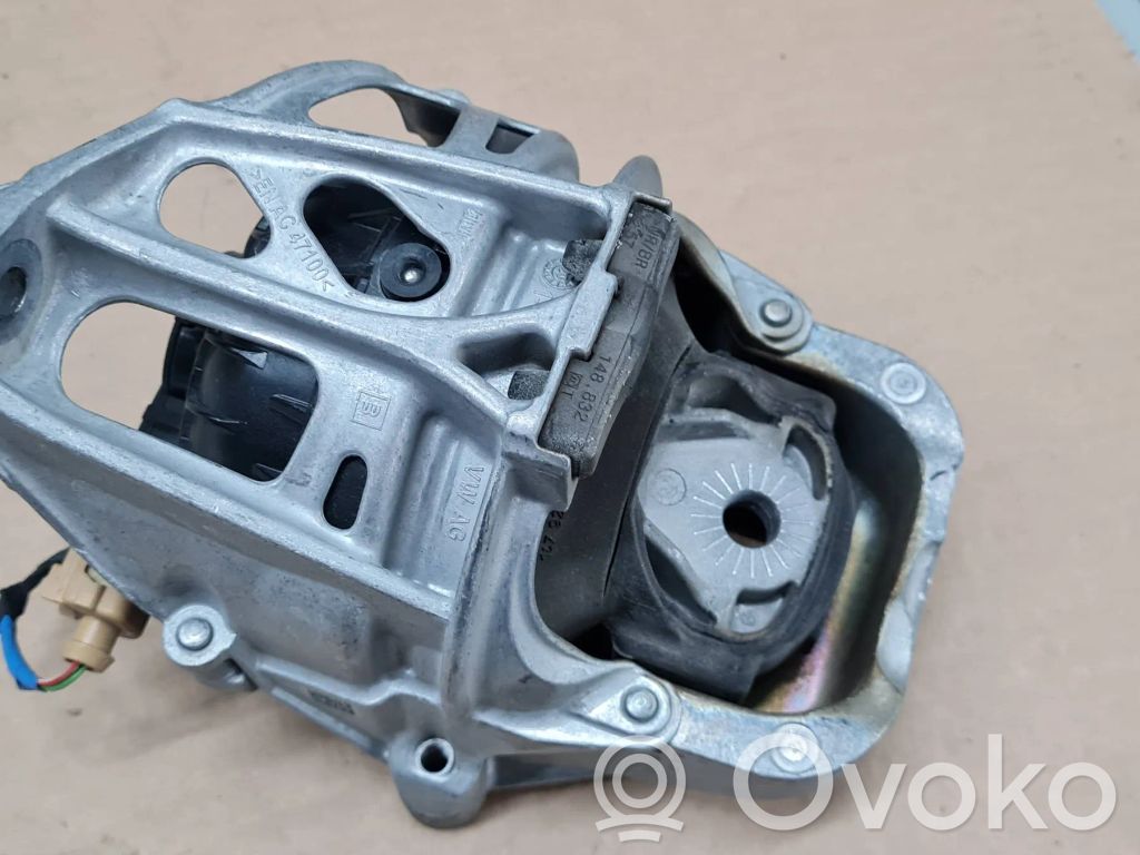 Engine mount bracket   4M0199371FG,05022021