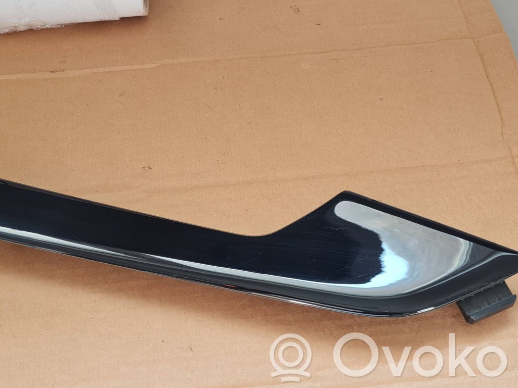 Audi A4 S4 B9 8W Listwa drzwi przednich 