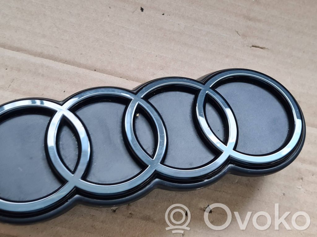 Grille de calandre avant   8Y0853600A