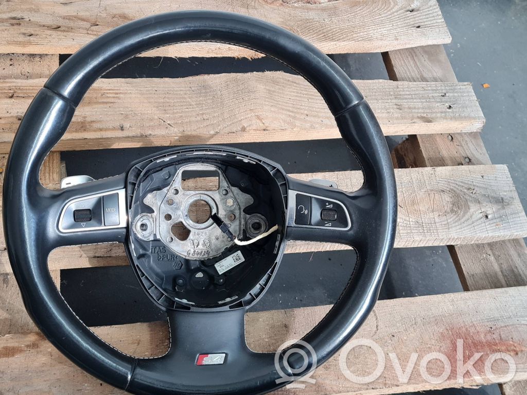 Audi A4 S4 B8 8K Ohjauspyörä 